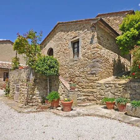 Sleeps 4 Pool Apartment *